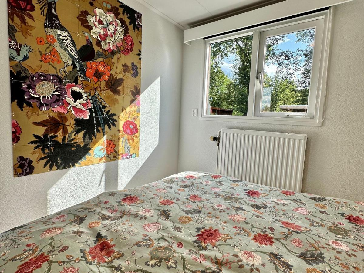 Gezellig Chalet Met 2 Slaapkamers En Zicht Op Het Water Erm Exteriör bild