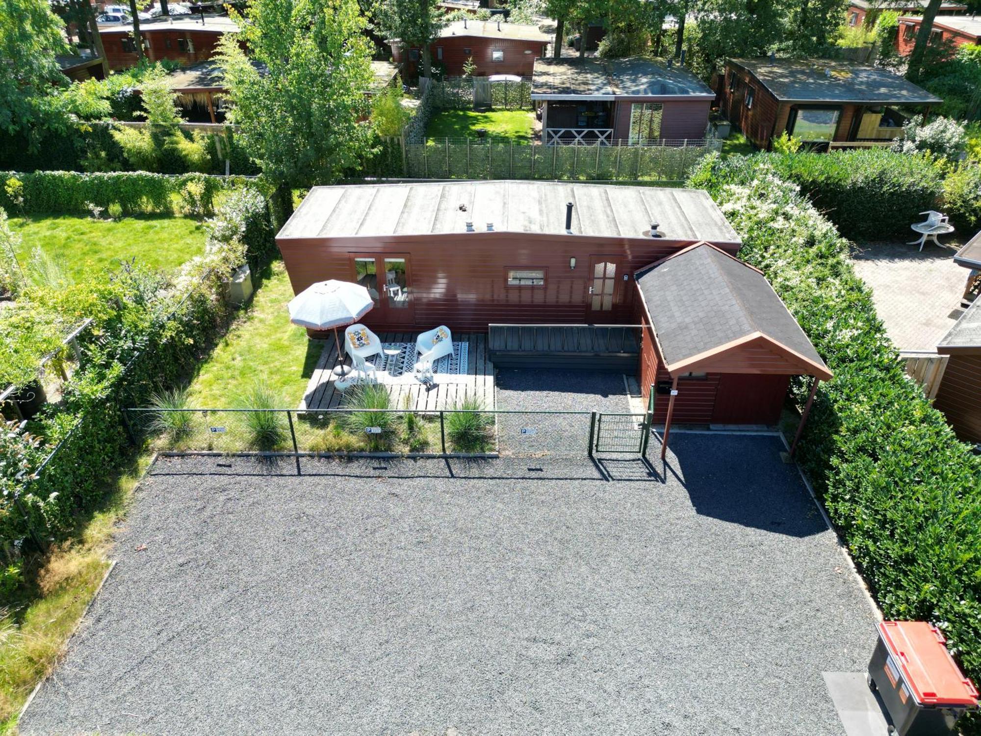Gezellig Chalet Met 2 Slaapkamers En Zicht Op Het Water Erm Exteriör bild